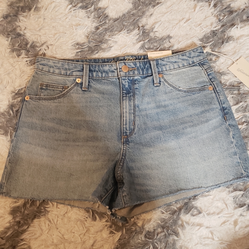 Universal Thread high-rise shortie shorts 10